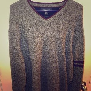 Tommy Hilfiger Gray & Maroon sweater